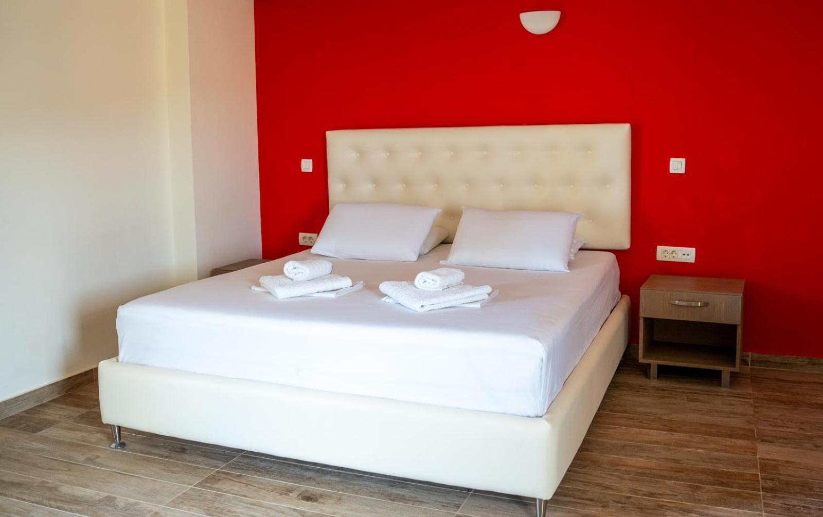 Coralli Hotel Perdika  Buitenkant foto