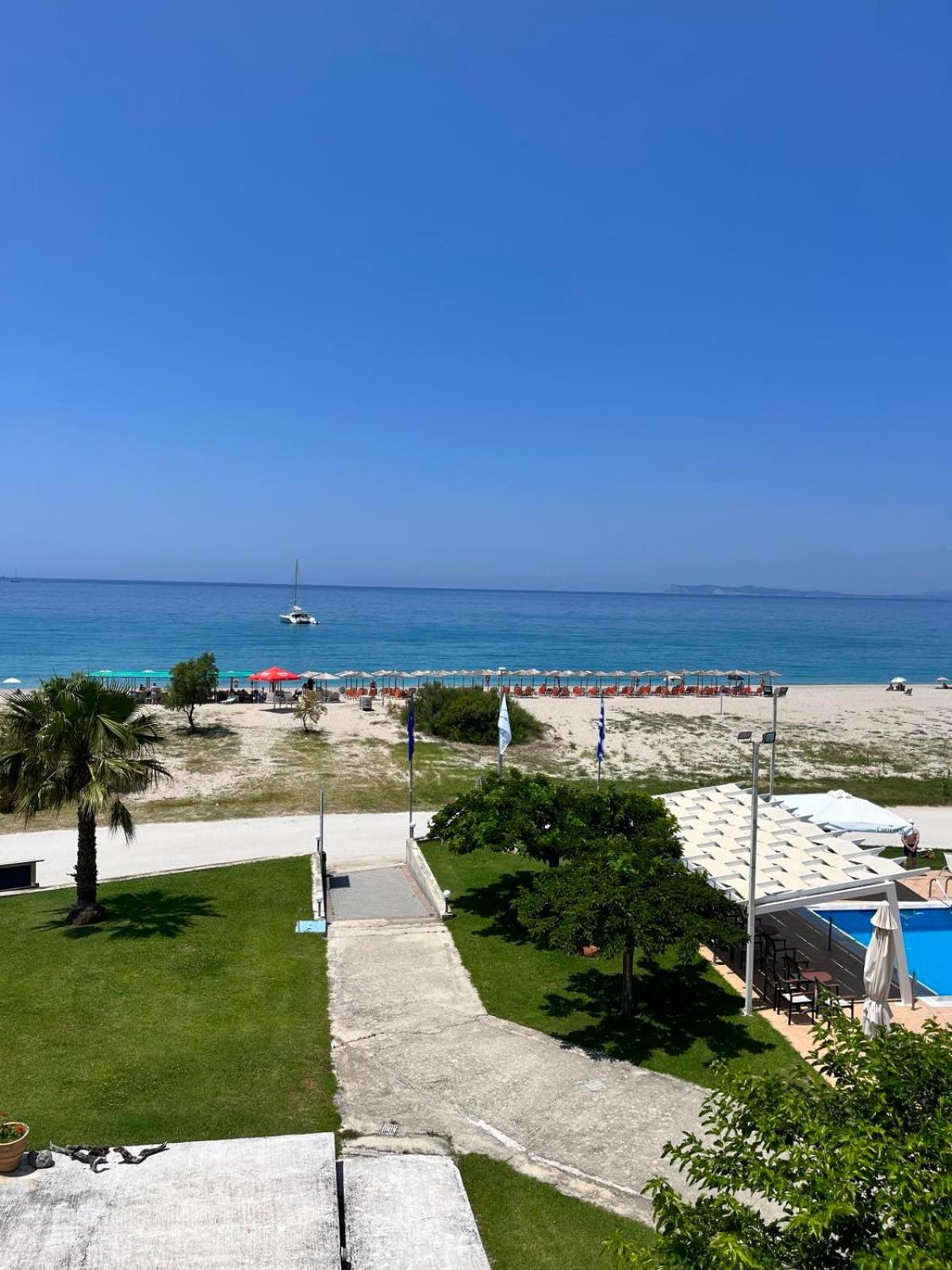 Coralli Hotel Perdika  Buitenkant foto