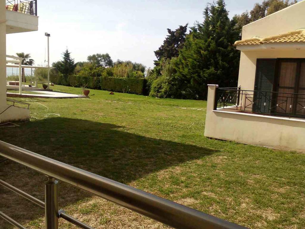 Coralli Hotel Perdika  Buitenkant foto
